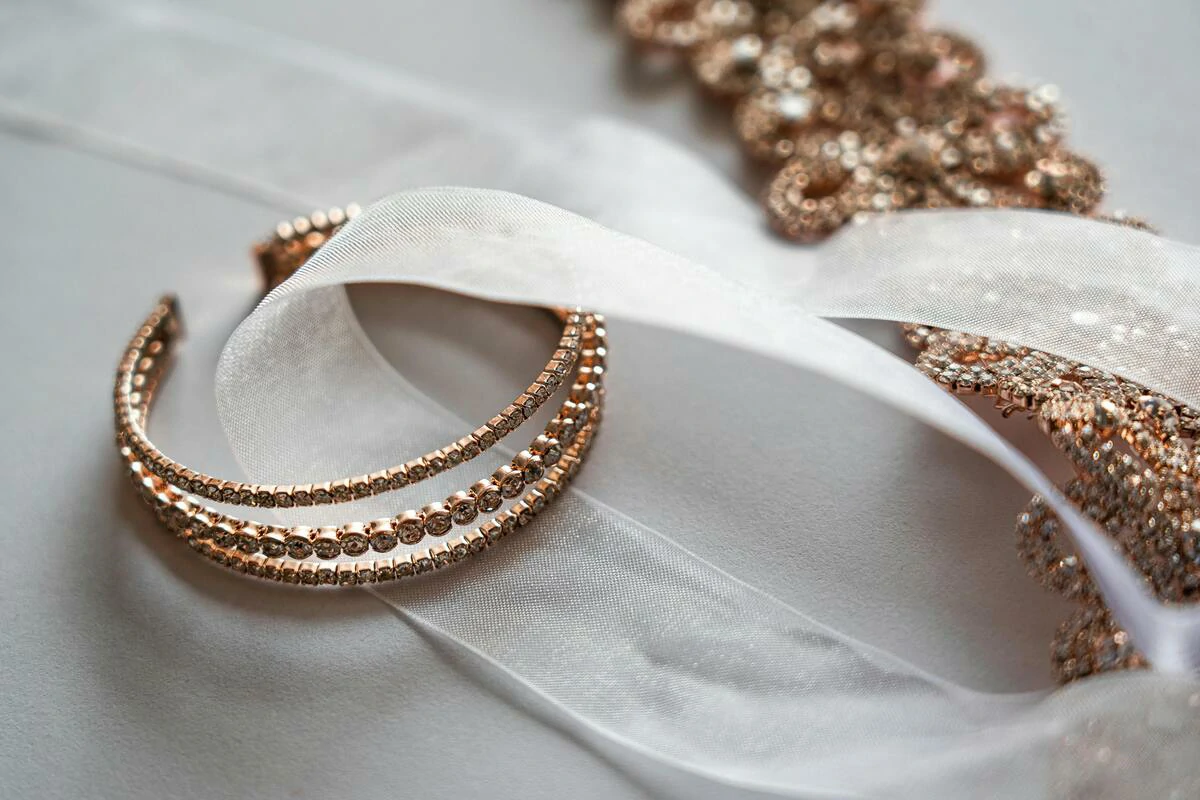 Featured Image Cara Memilih Hadiah Perhiasan yang Sempurna untuk Orang yang Anda Cintai