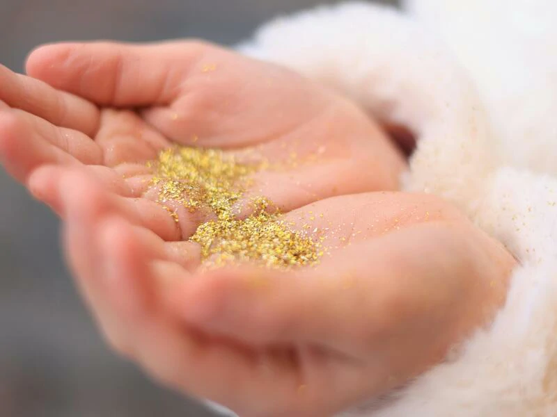 featured image ilustrasi bagaimana menilai keaslian emas anda